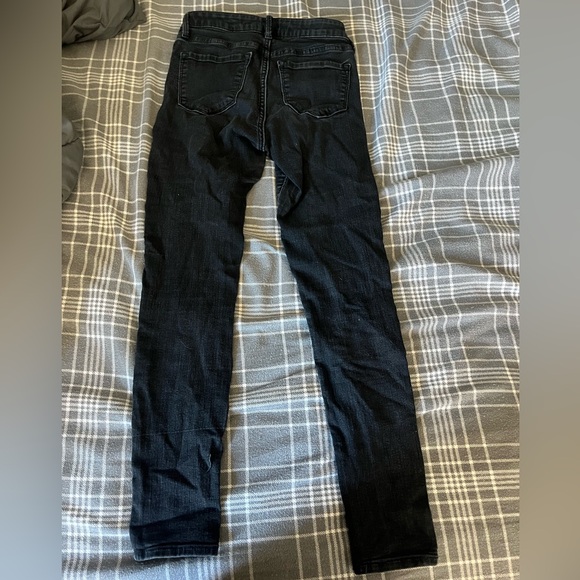 Size 2, black, Old Navy, skinny jeans - Picture 2 of 3